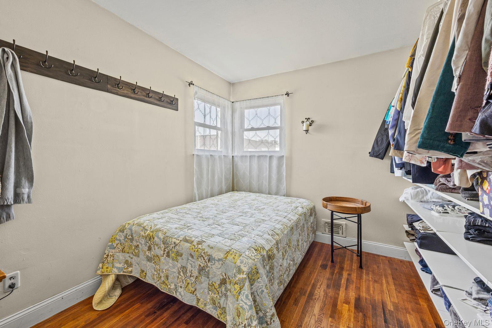 375 Oakland Avenue, Central Islip, NY 11722