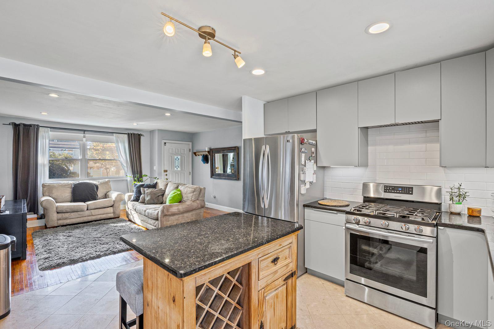 375 Oakland Avenue, Central Islip, NY 11722