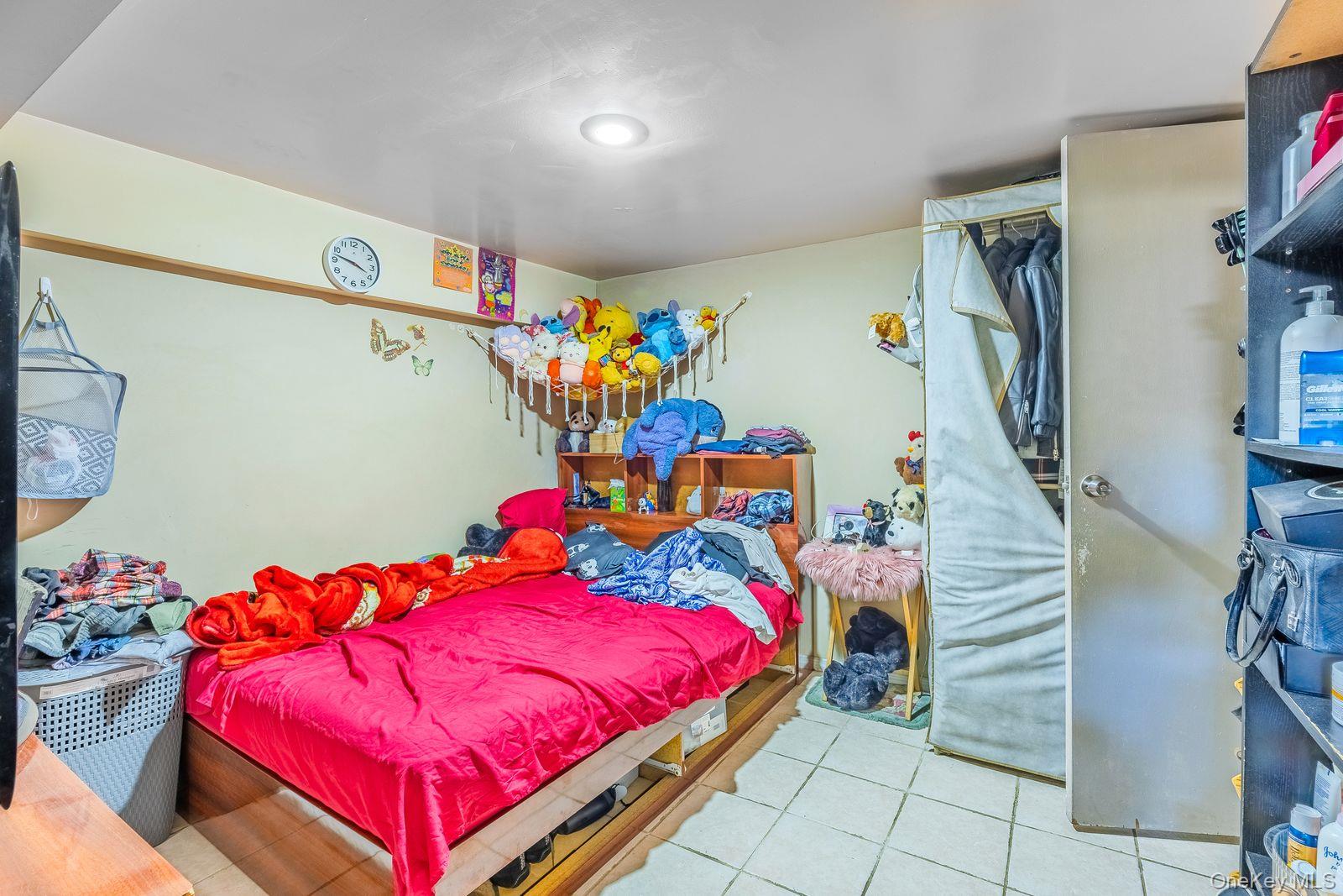 375 Oakland Avenue, Central Islip, NY 11722