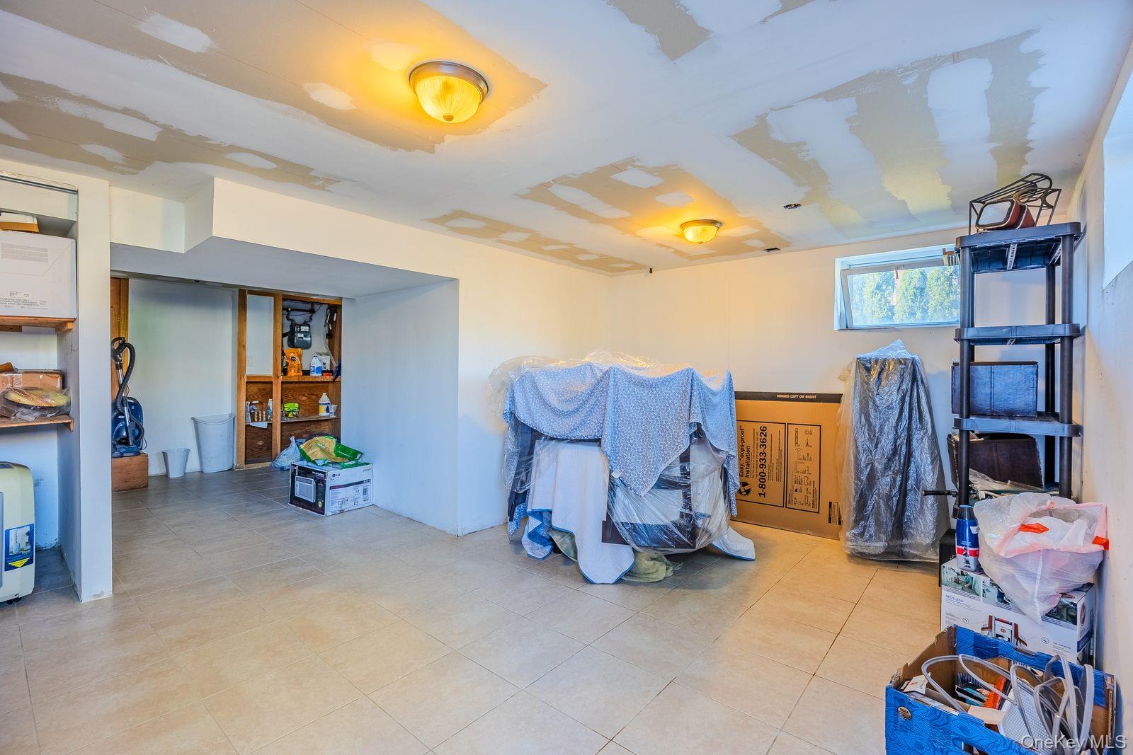 375 Oakland Avenue, Central Islip, NY 11722