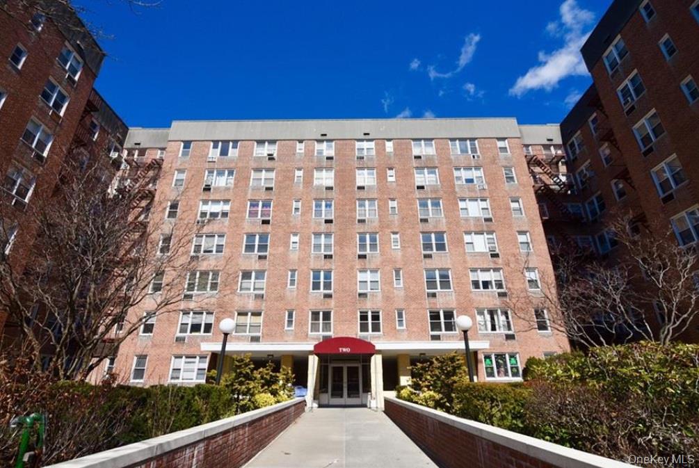 2 Sadore Lane # 1R, Yonkers, NY 10710