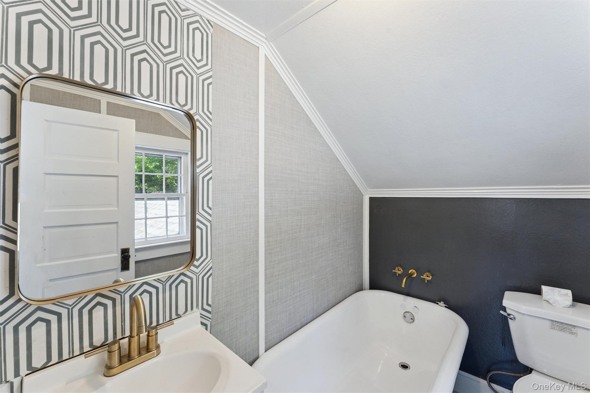 35 Sheppard Street, Quiogue, NY 11978