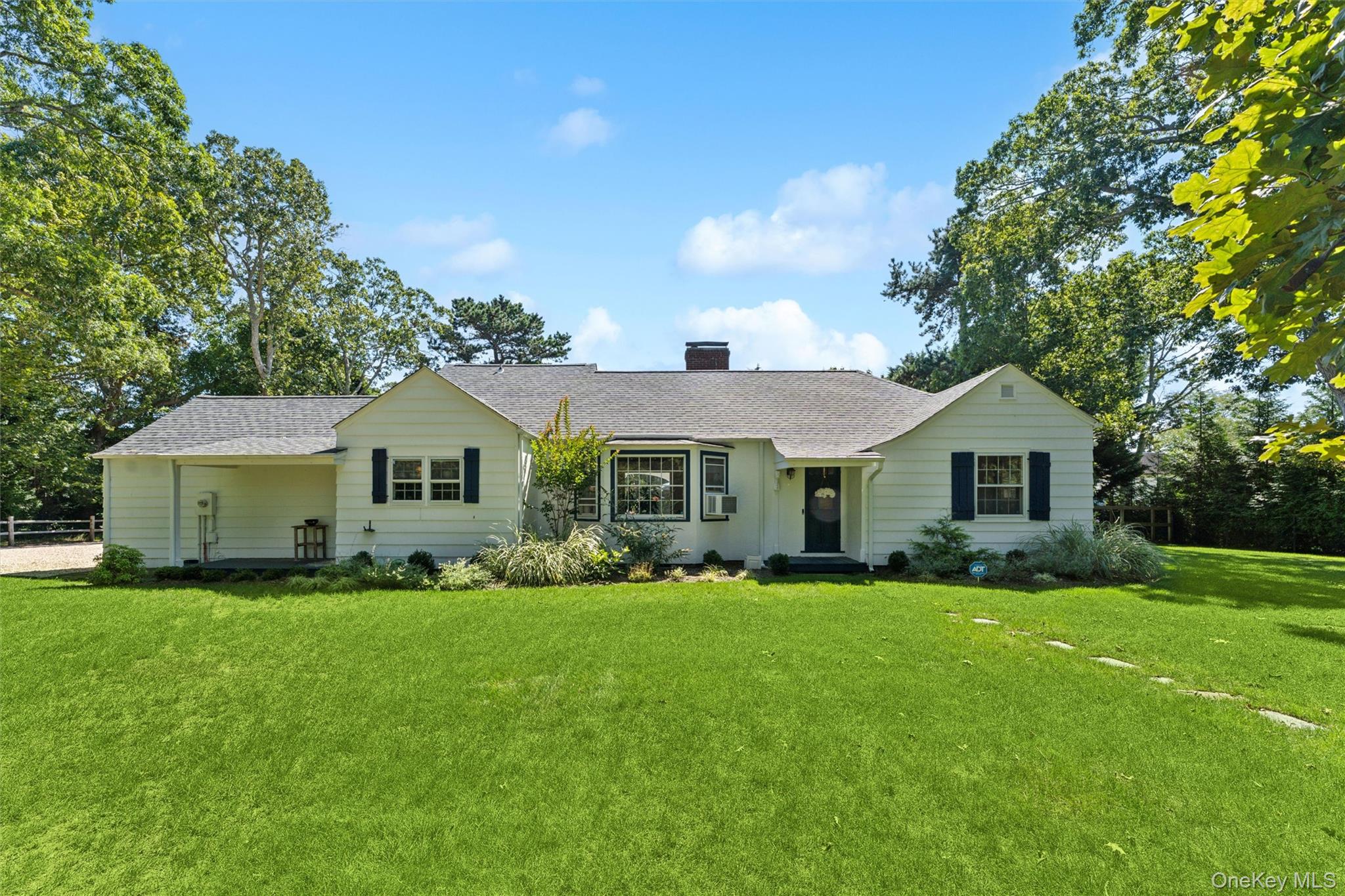 35 Sheppard Street, Quiogue, NY 11978