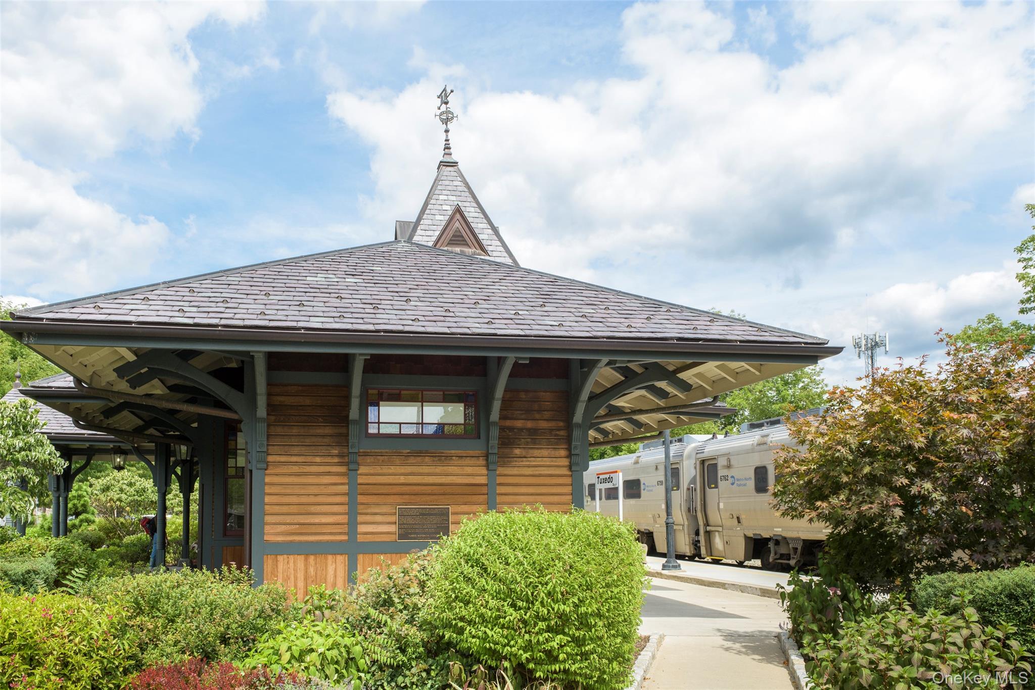 74 Tower Hill Loop E, Tuxedo Park, NY 10987