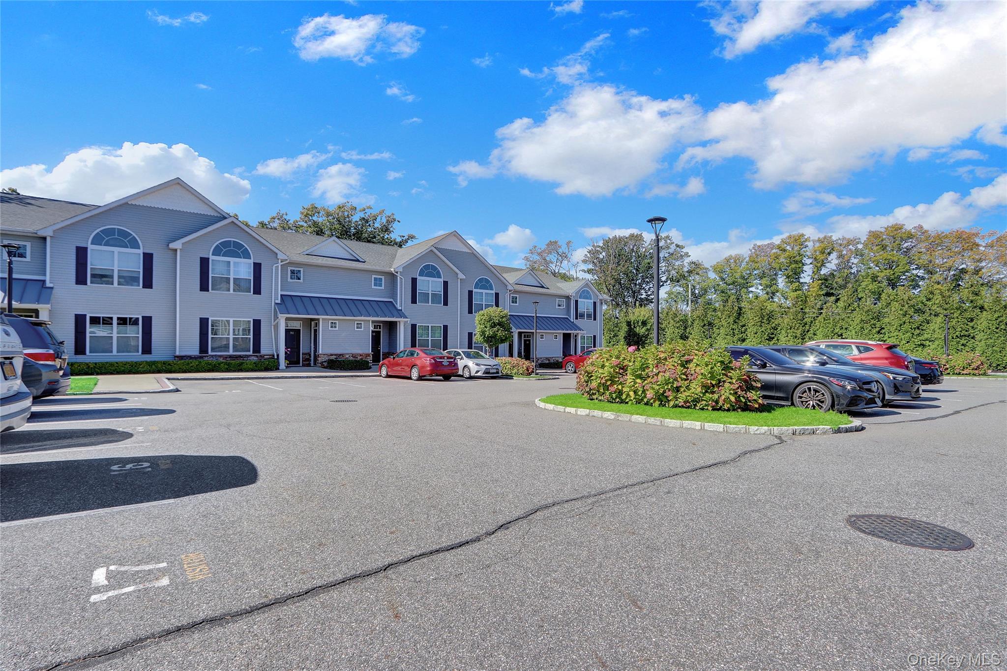 704 Breton Way # 704, Glen Cove, NY 11542