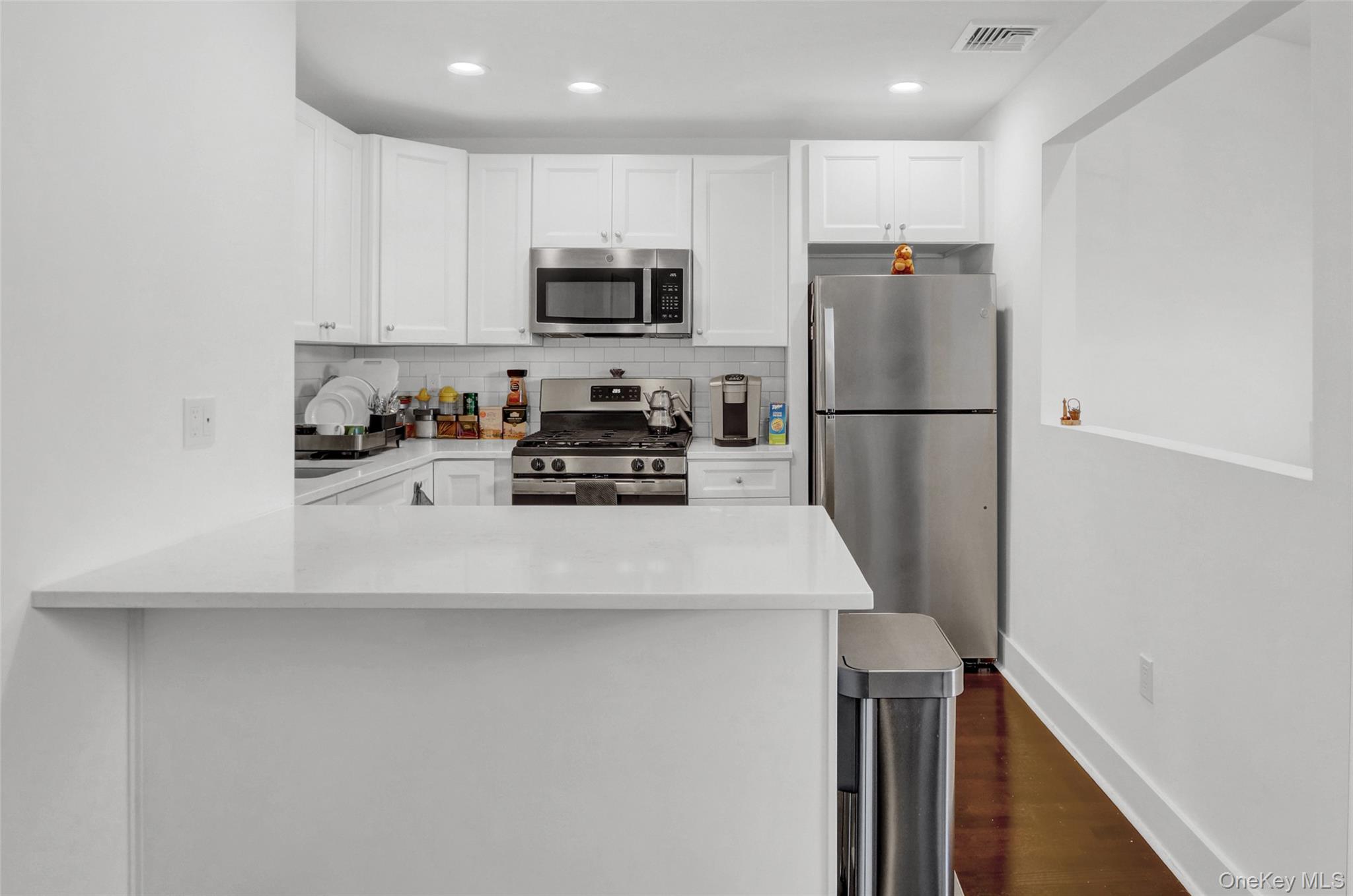 704 Breton Way # 704, Glen Cove, NY 11542