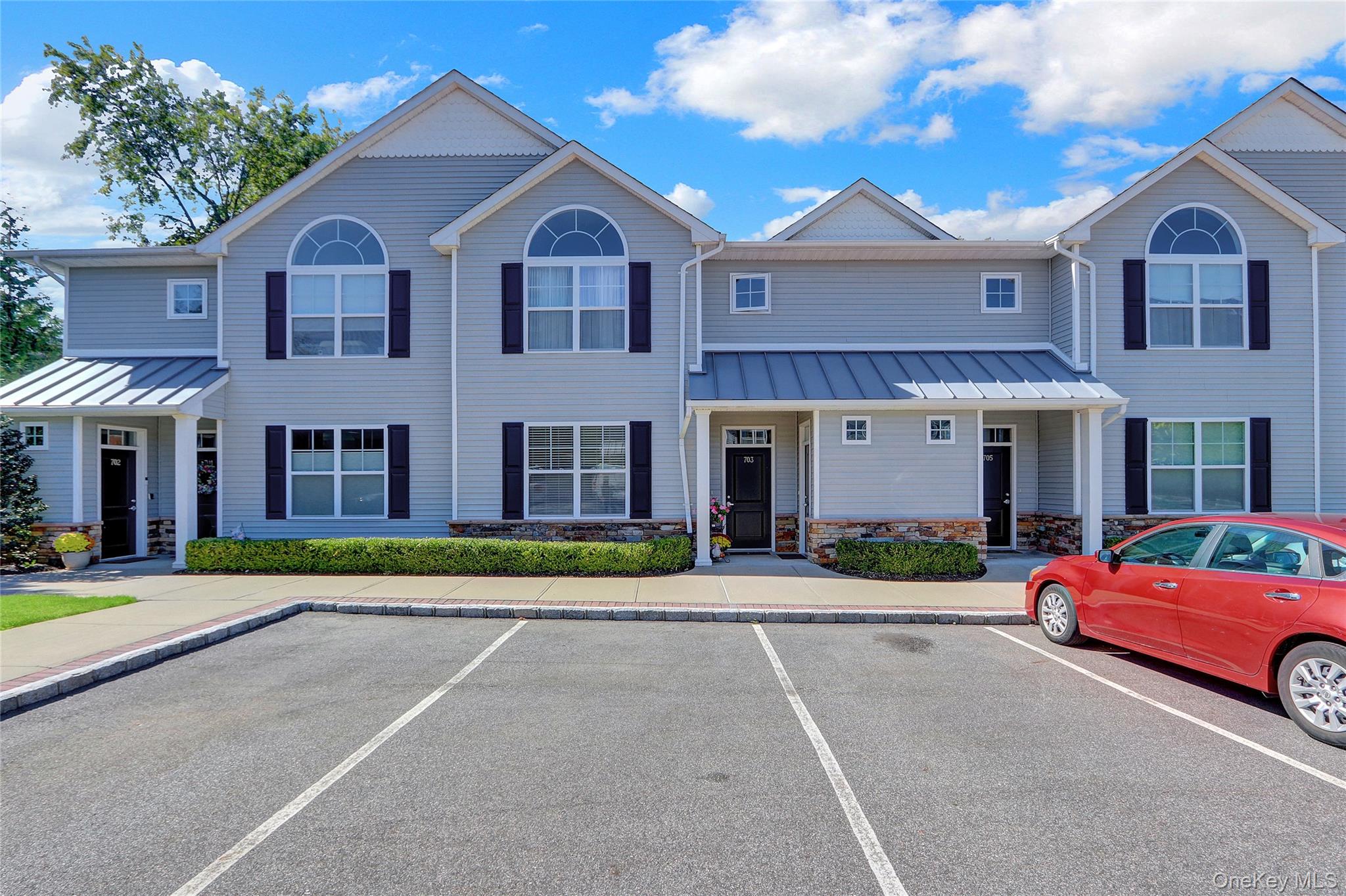 704 Breton Way # 704, Glen Cove, NY 11542