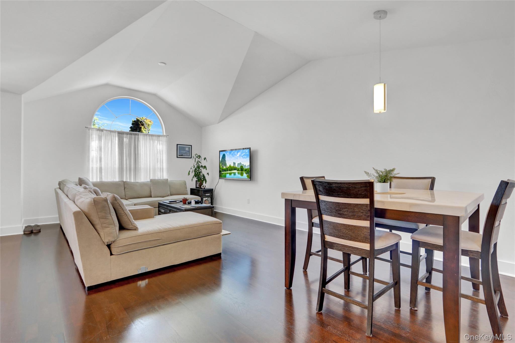 704 Breton Way # 704, Glen Cove, NY 11542