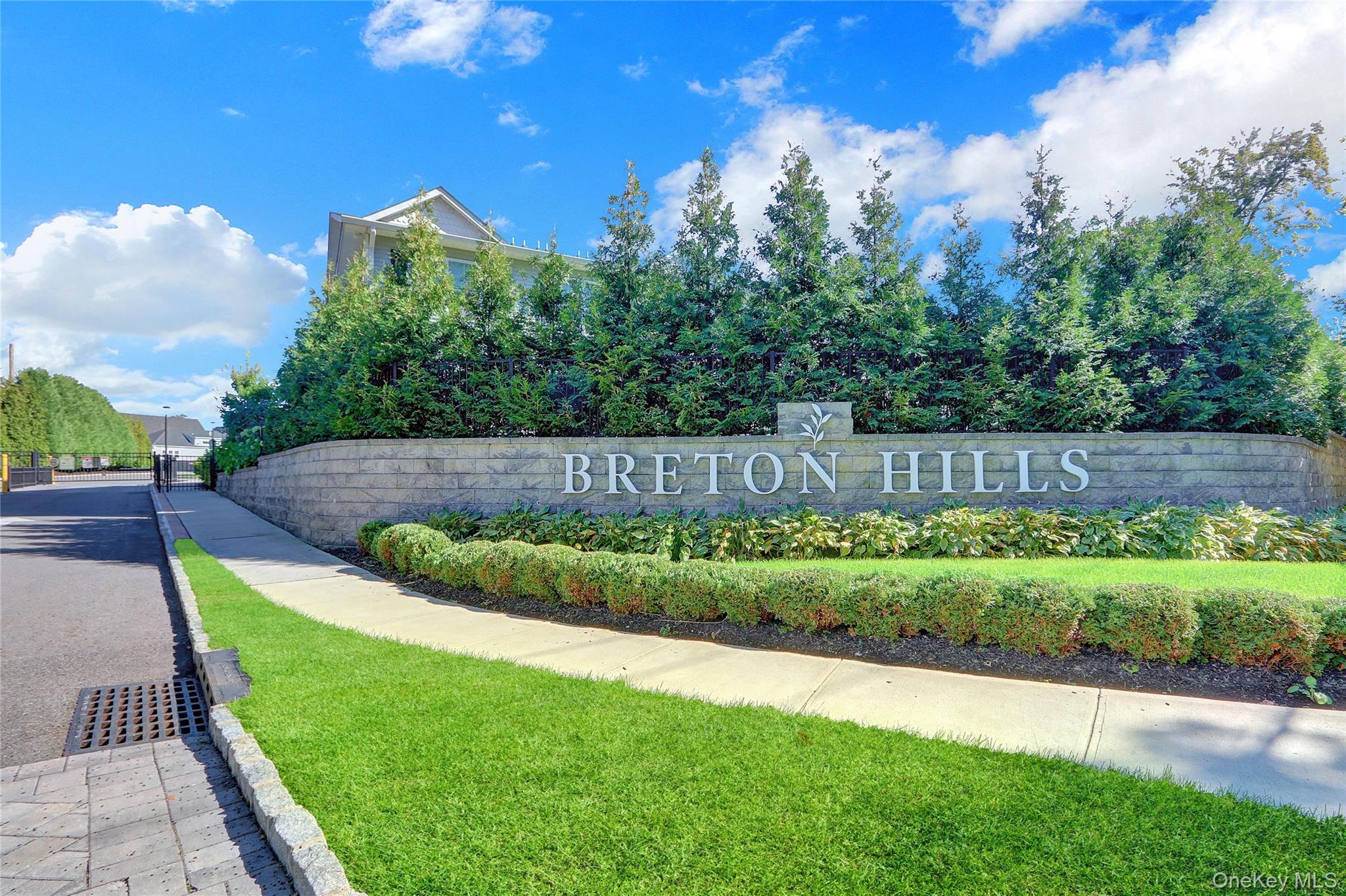 704 Breton Way # 704, Glen Cove, NY 11542