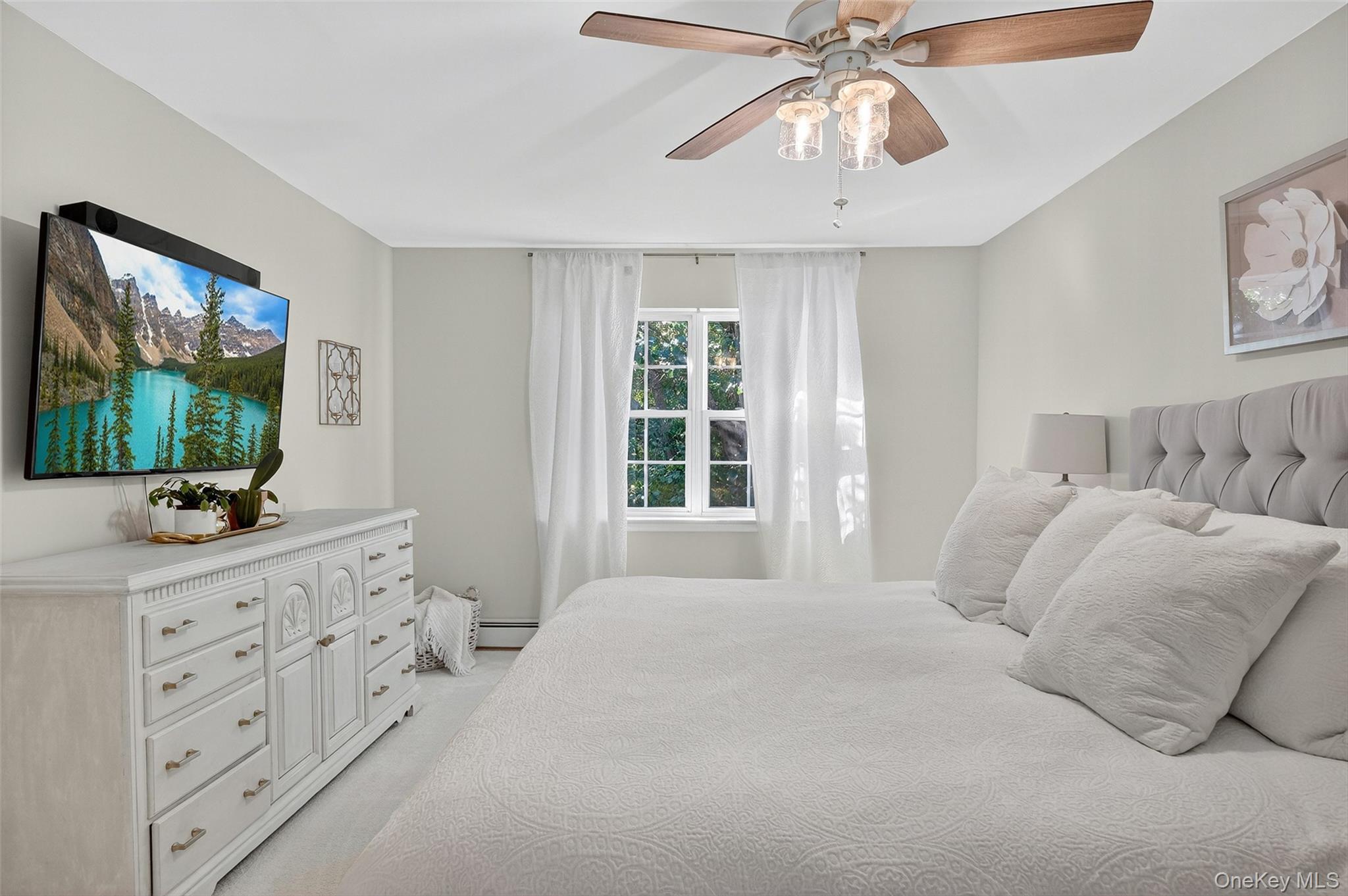 126 Foxwood Dr S, Newburgh, NY 12550