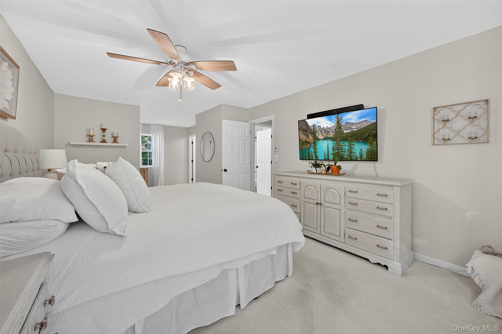 126 Foxwood Dr S, Newburgh, NY 12550