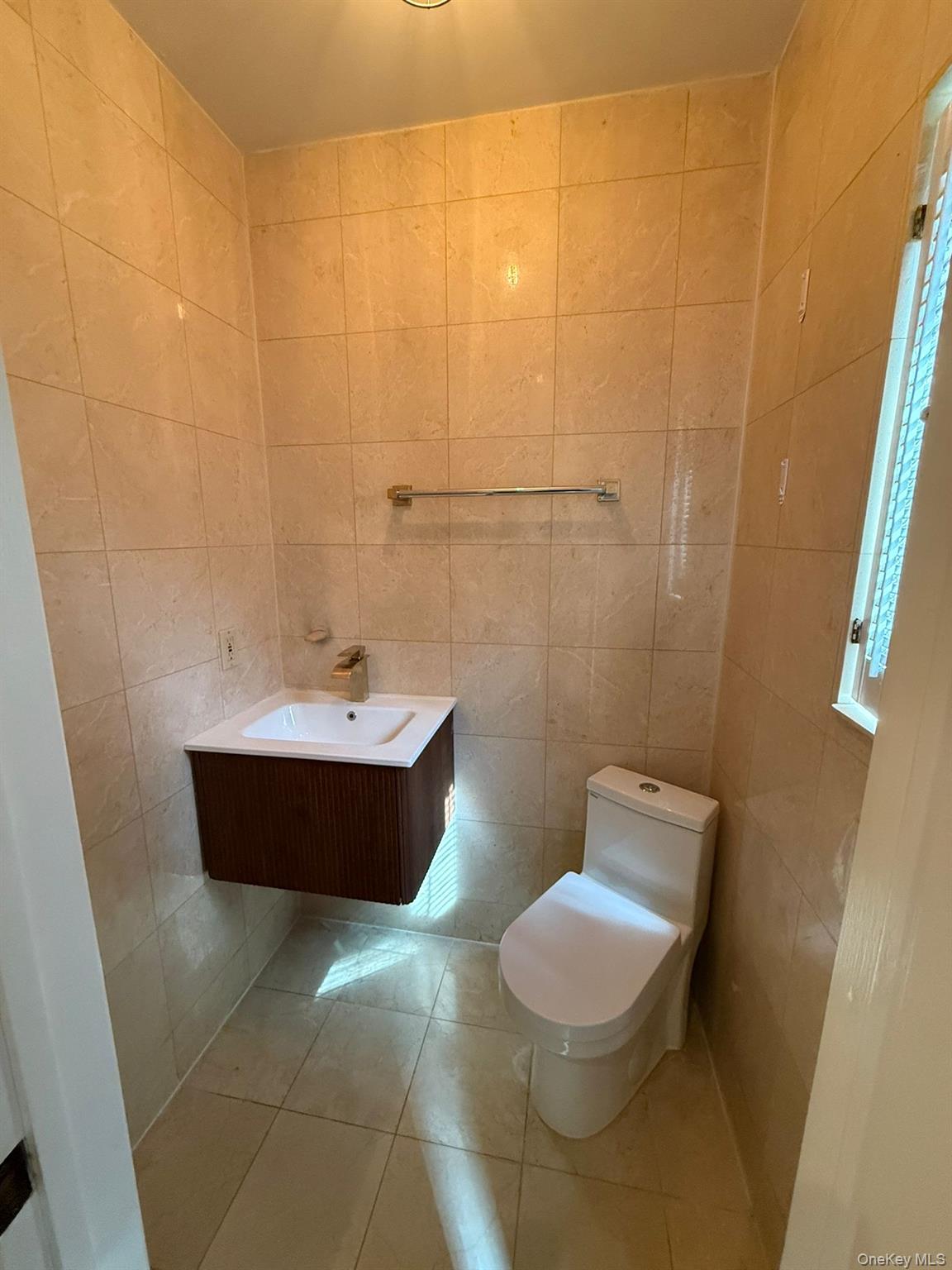 215 Middle Neck Road # D3, Great Neck, NY 11021