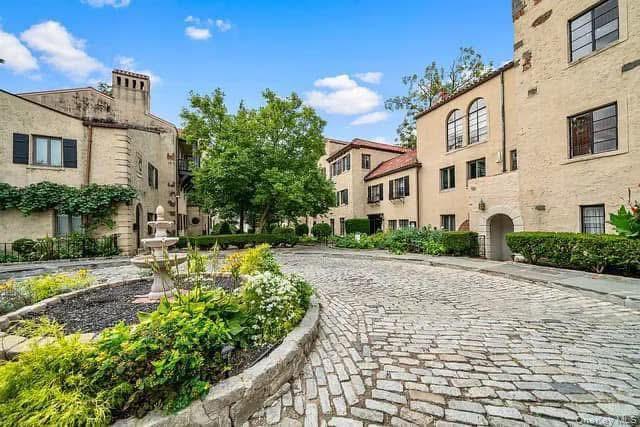 215 Middle Neck Road # D3, Great Neck, NY 11021