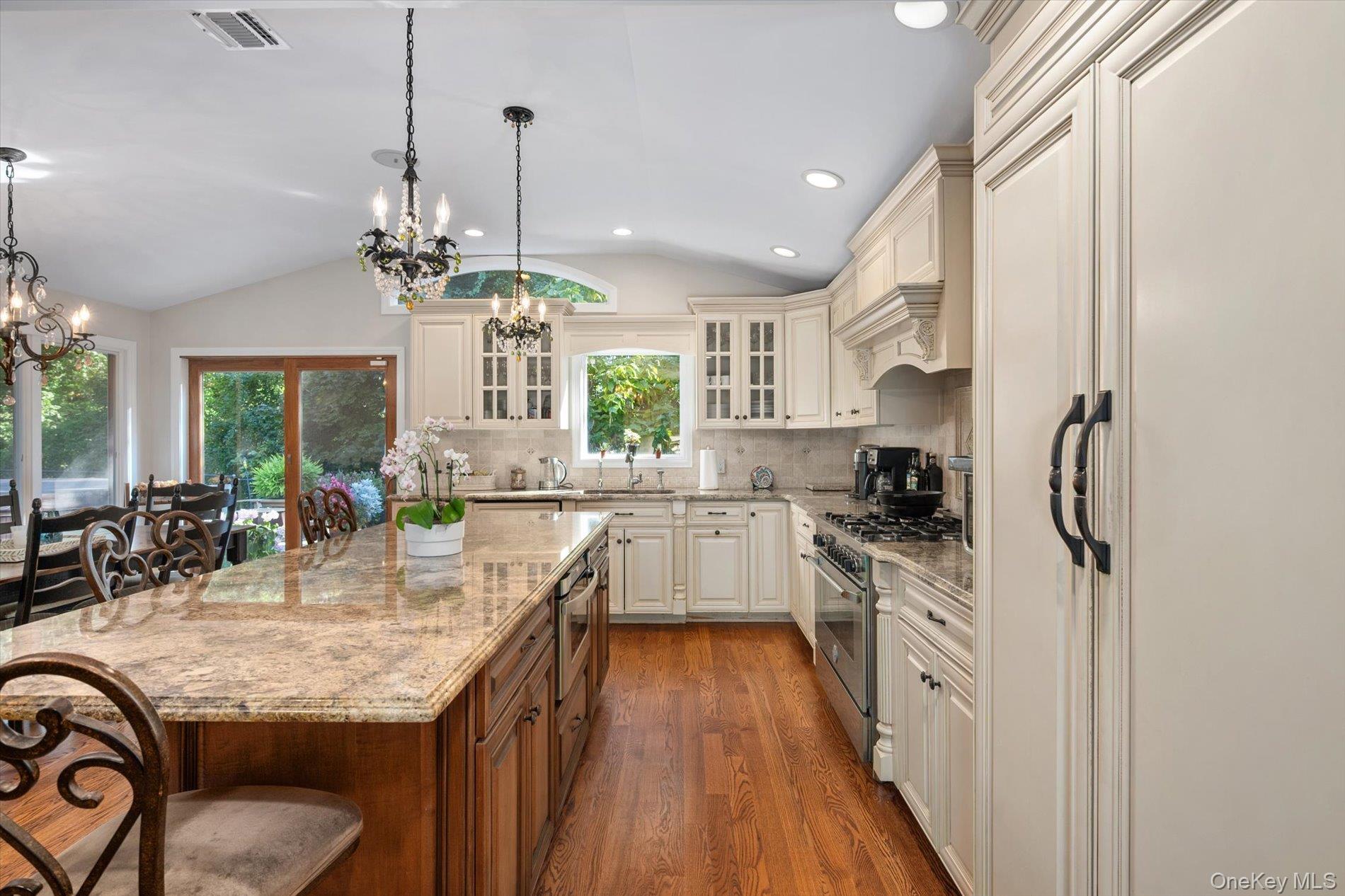 4 Whittock Lane, Melville, NY 11747