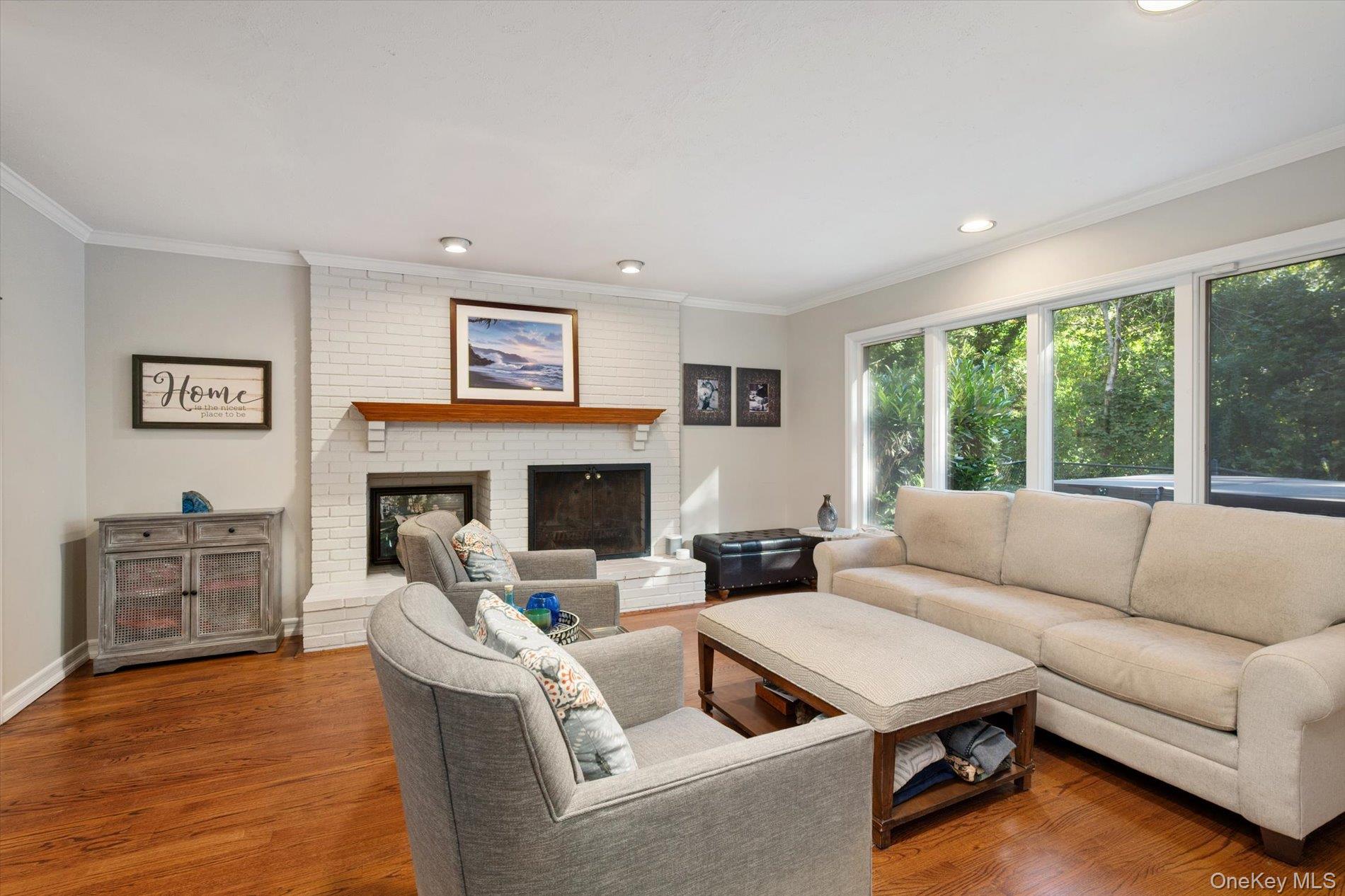 4 Whittock Lane, Melville, NY 11747