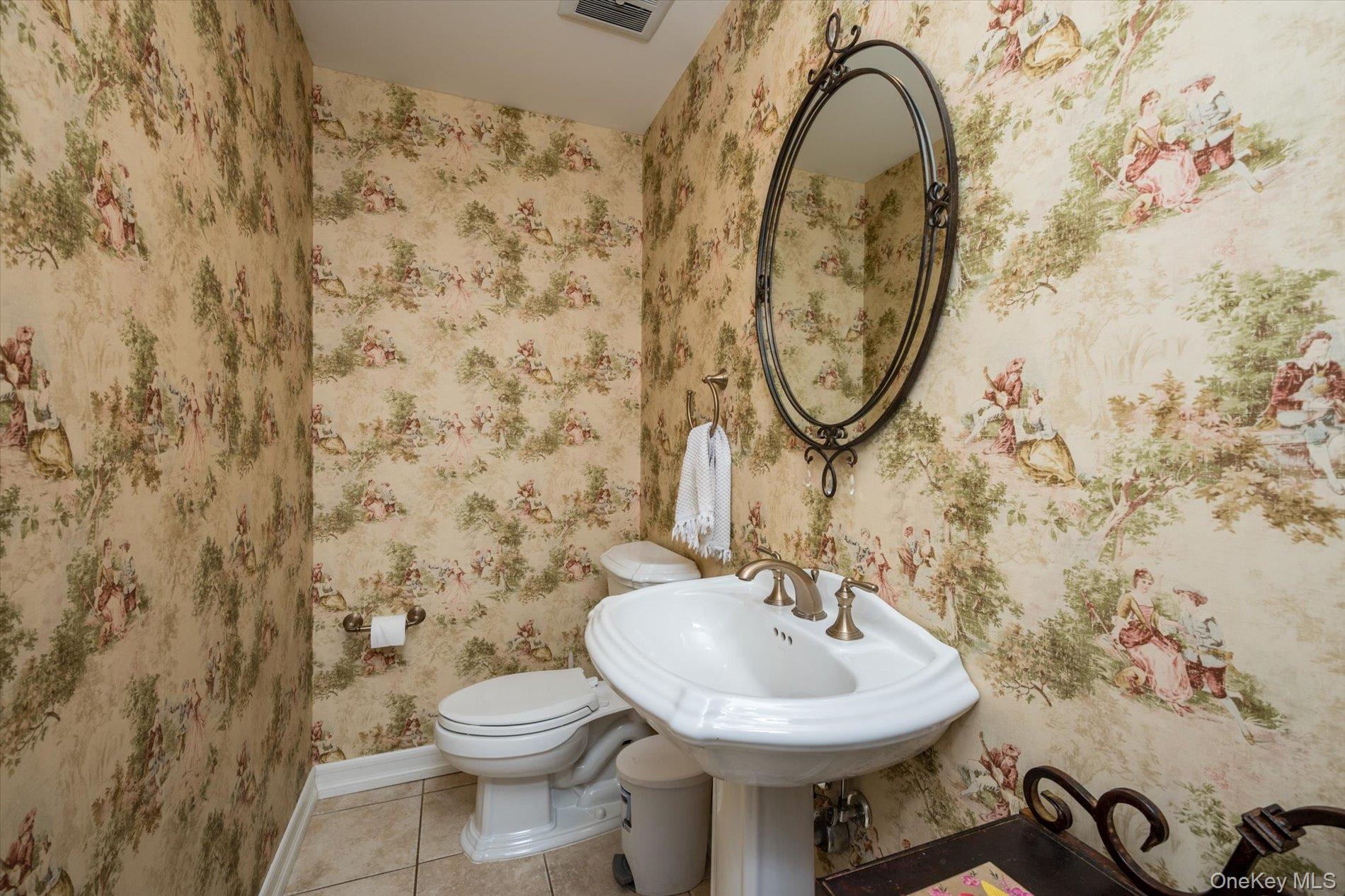 4 Whittock Lane, Melville, NY 11747