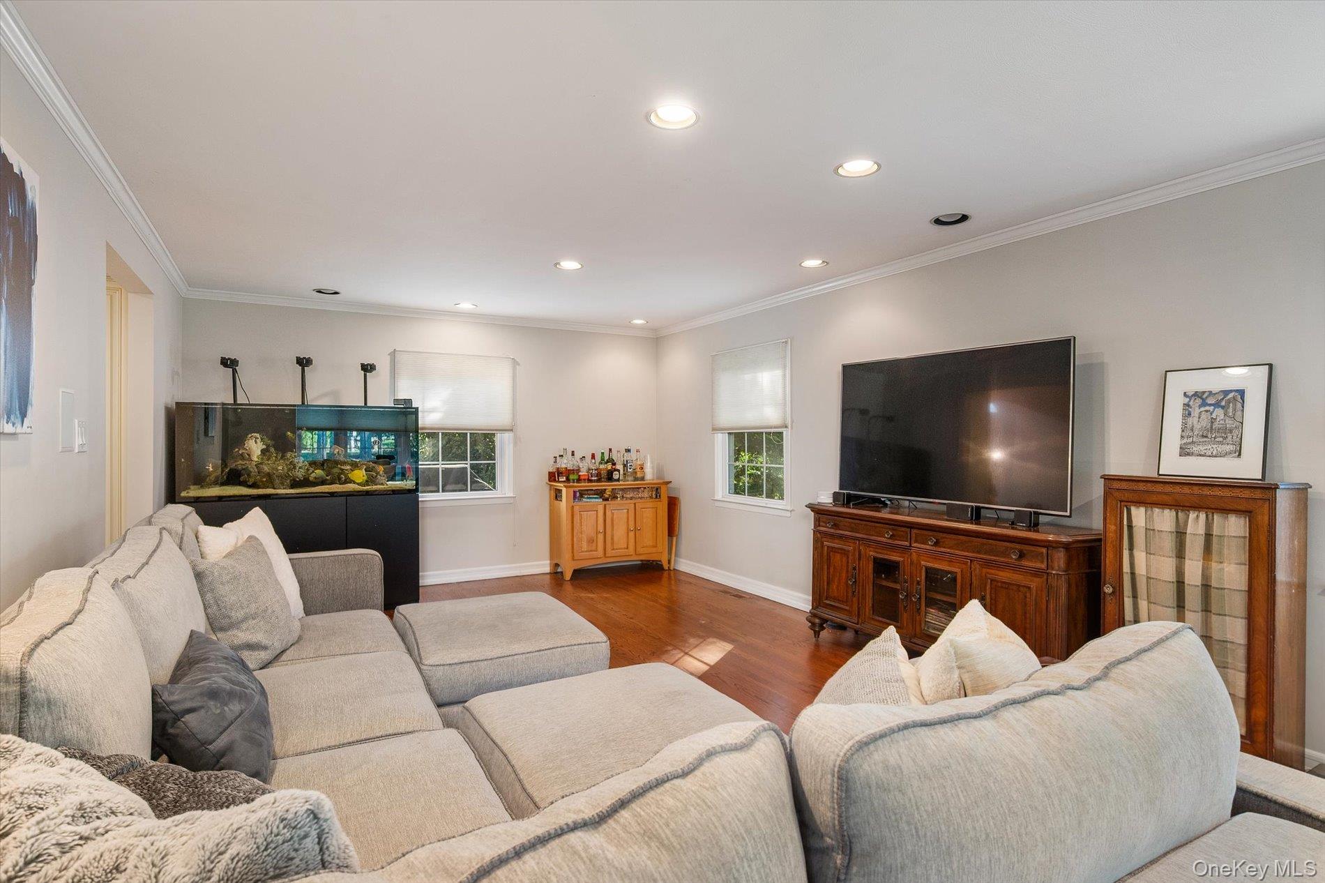 4 Whittock Lane, Melville, NY 11747