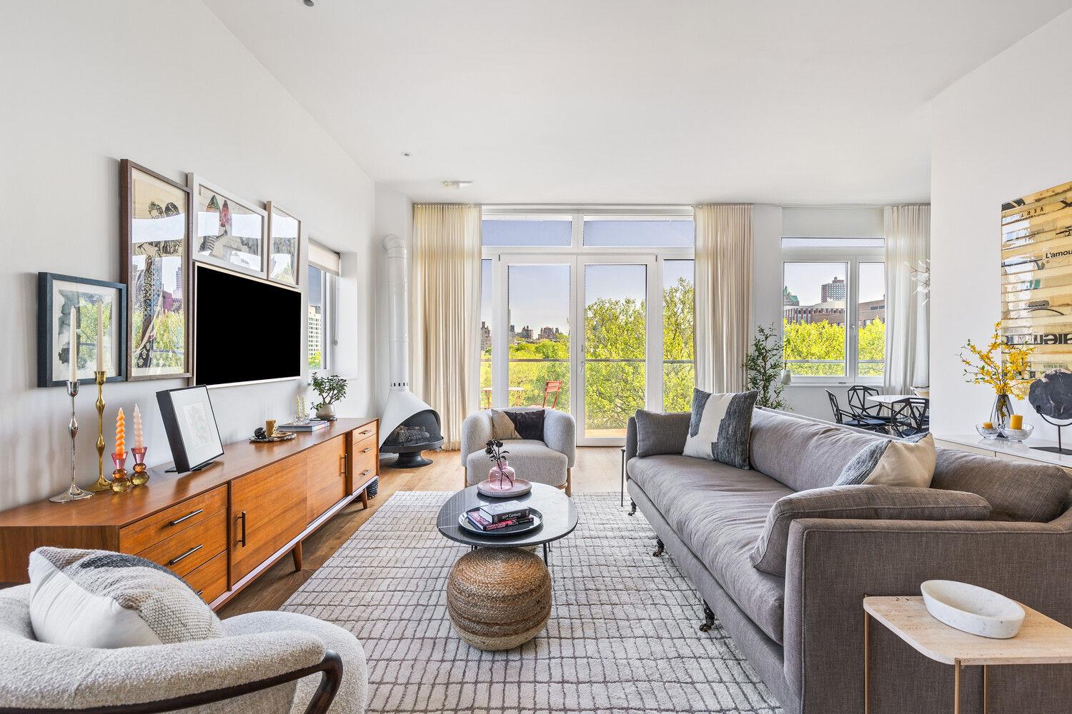 84 CONGRESS Street # PH, Brooklyn, NY 11201