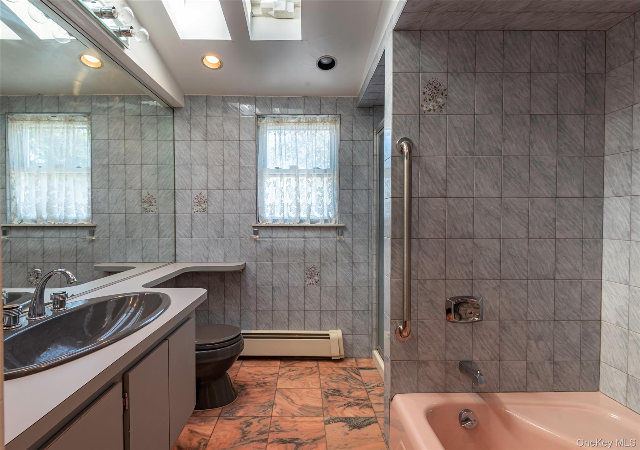 53-21 240th Street, Douglaston, NY 11362