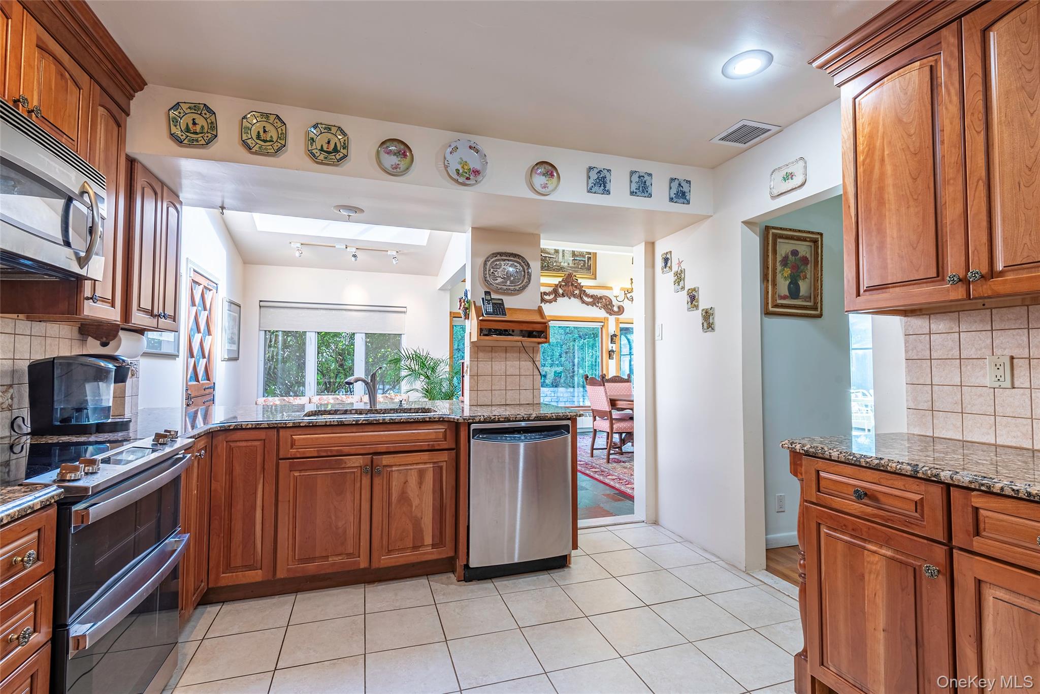 53-21 240th Street, Douglaston, NY 11362