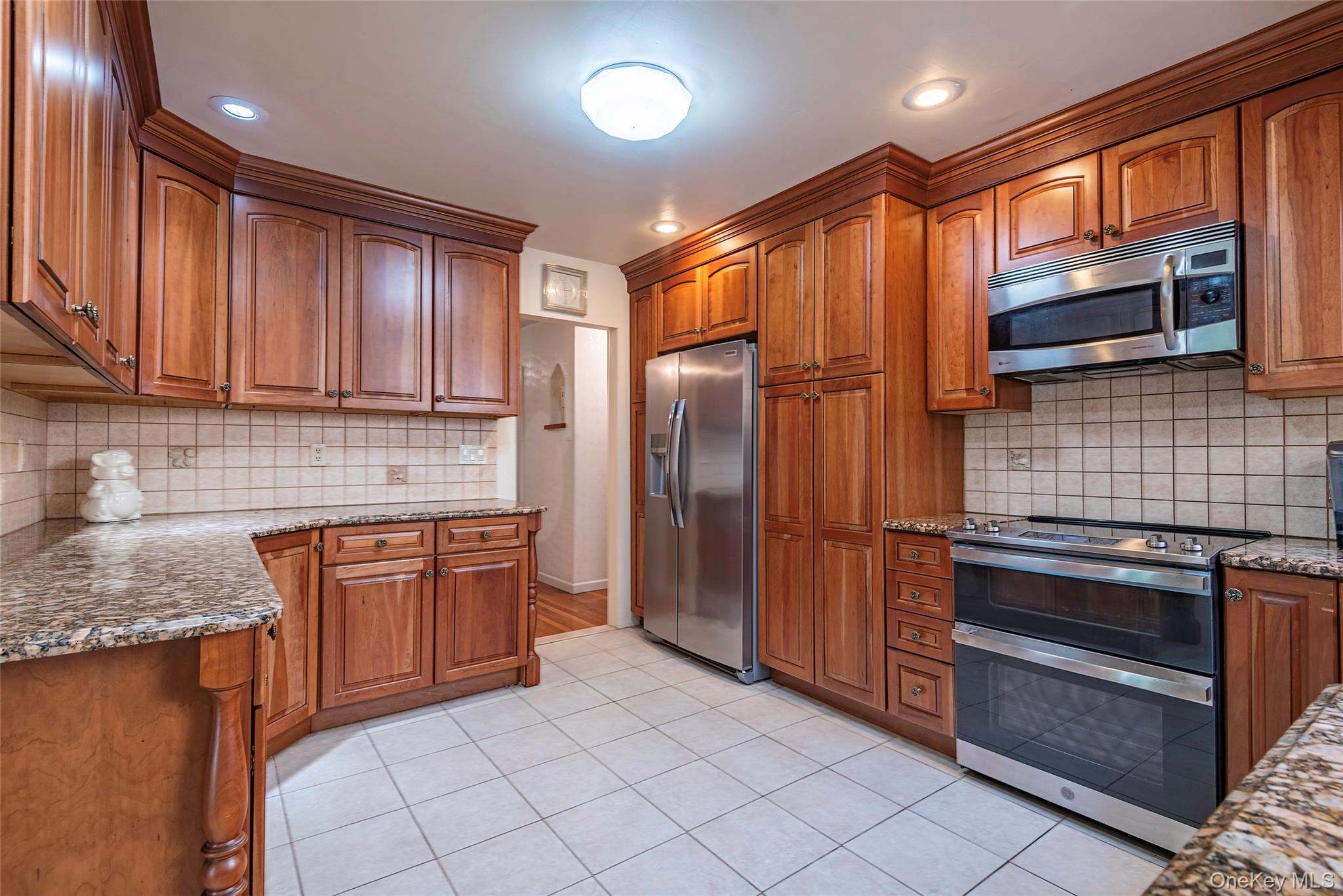 53-21 240th Street, Douglaston, NY 11362