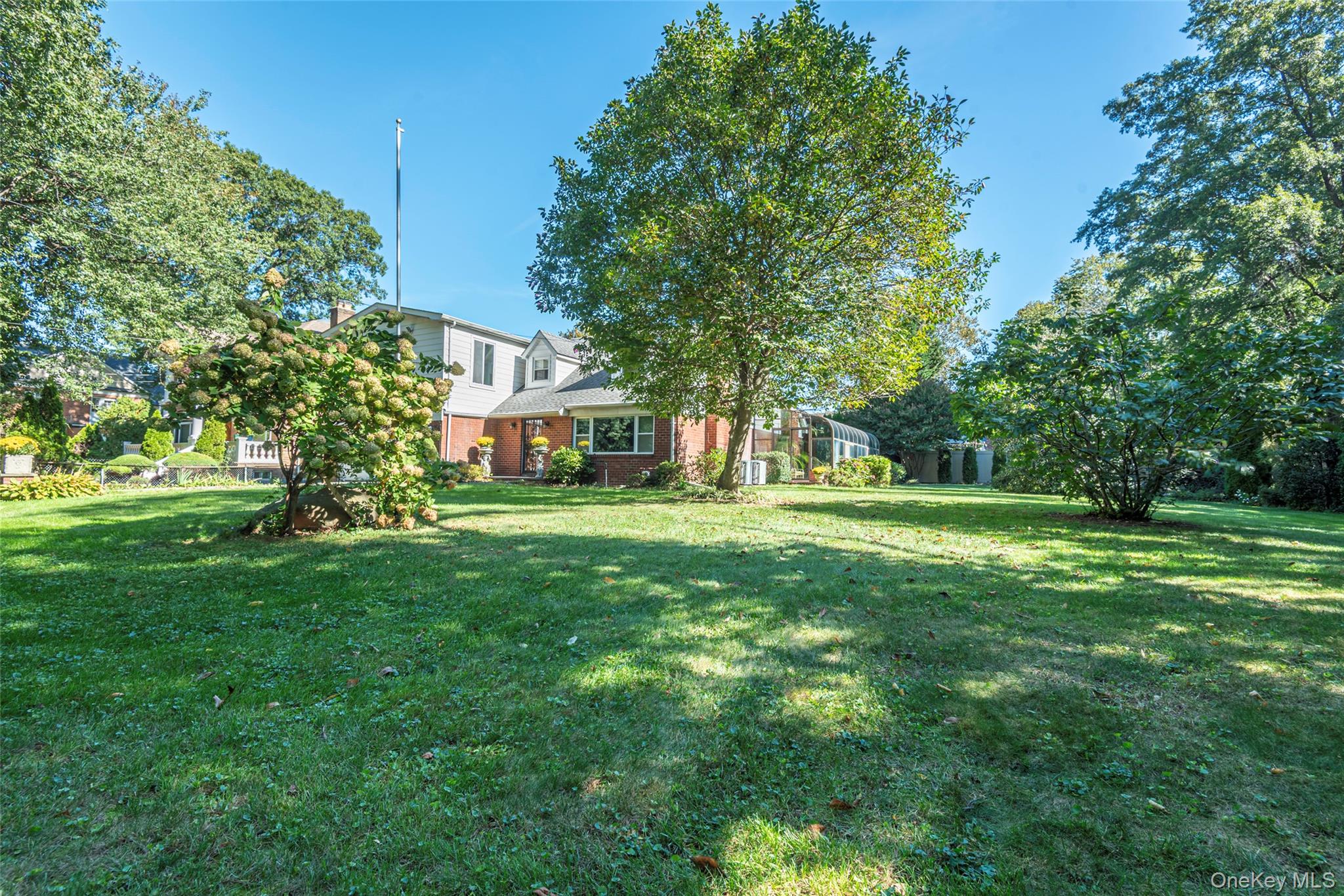 53-21 240th Street, Douglaston, NY 11362