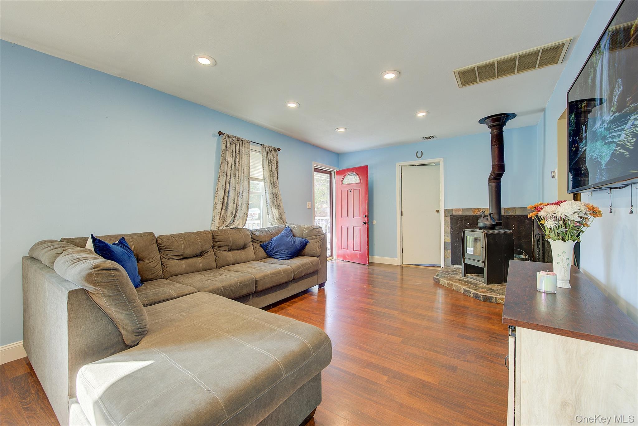 153 Berkshire Drive, Farmingville, NY 11738