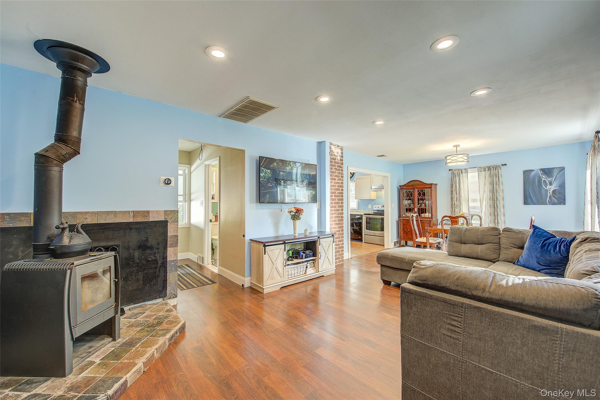 153 Berkshire Drive, Farmingville, NY 11738