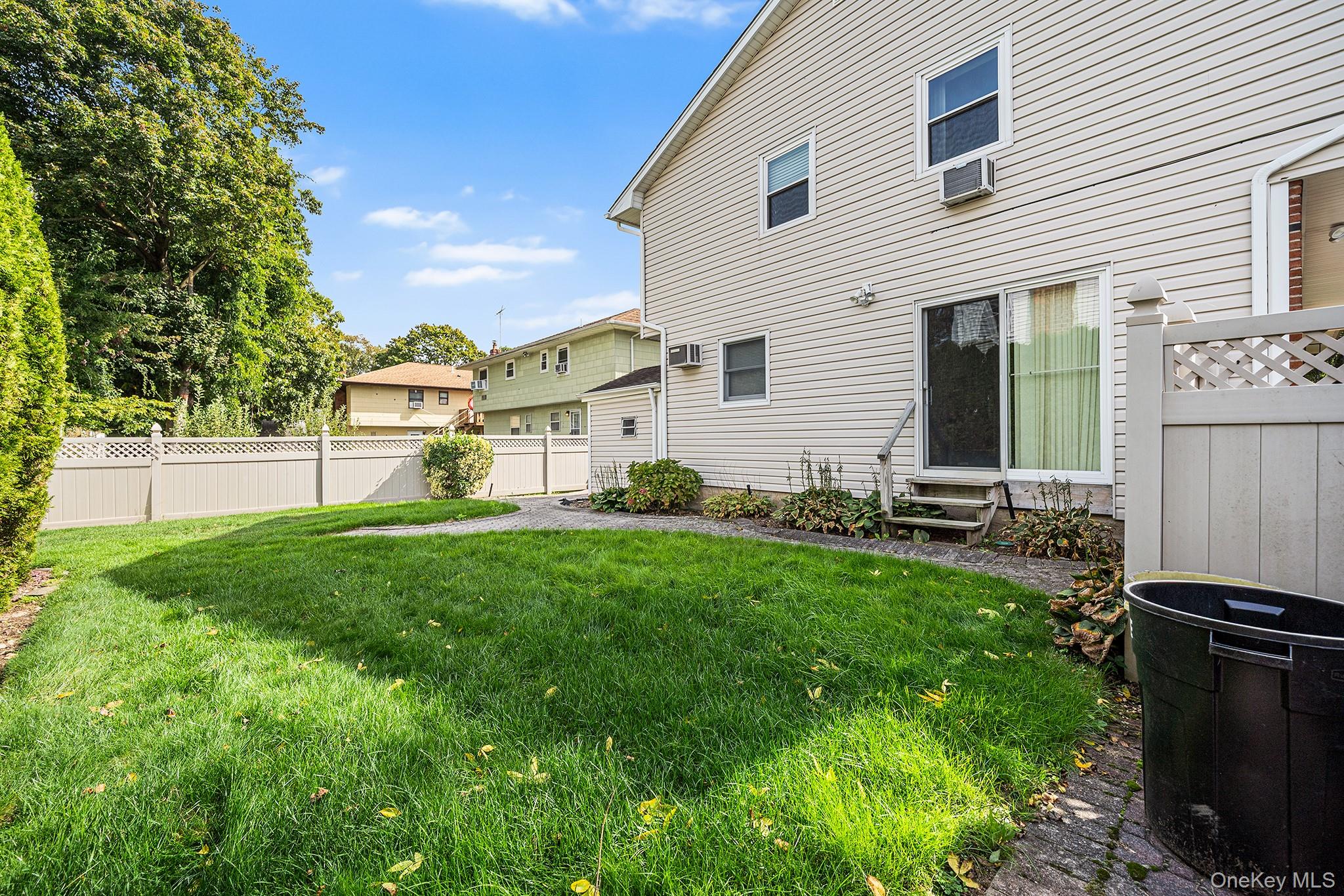 128 N Windhorst Avenue, Bethpage, NY 11714