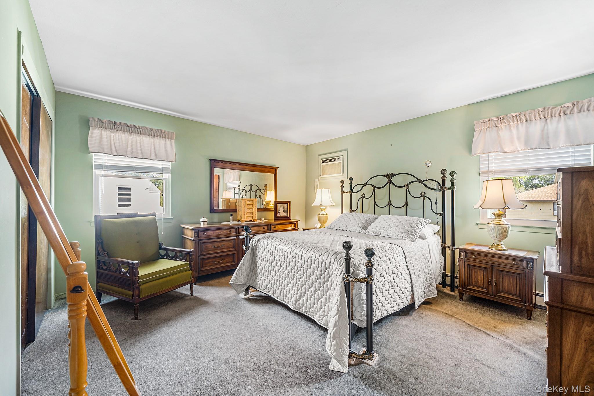 128 N Windhorst Avenue, Bethpage, NY 11714