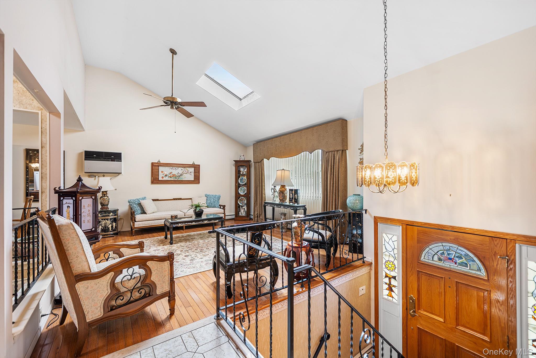 128 N Windhorst Avenue, Bethpage, NY 11714