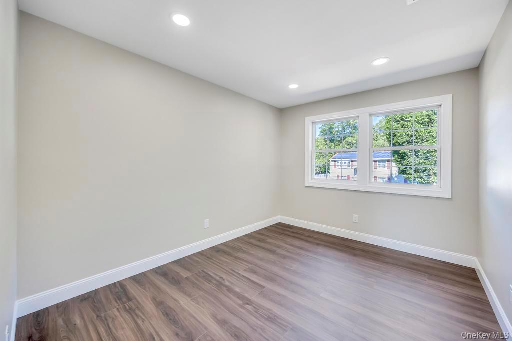 2 Pearl Place, Greenlawn, NY 11740