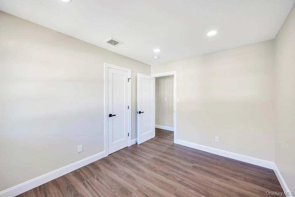 2 Pearl Place, Greenlawn, NY 11740