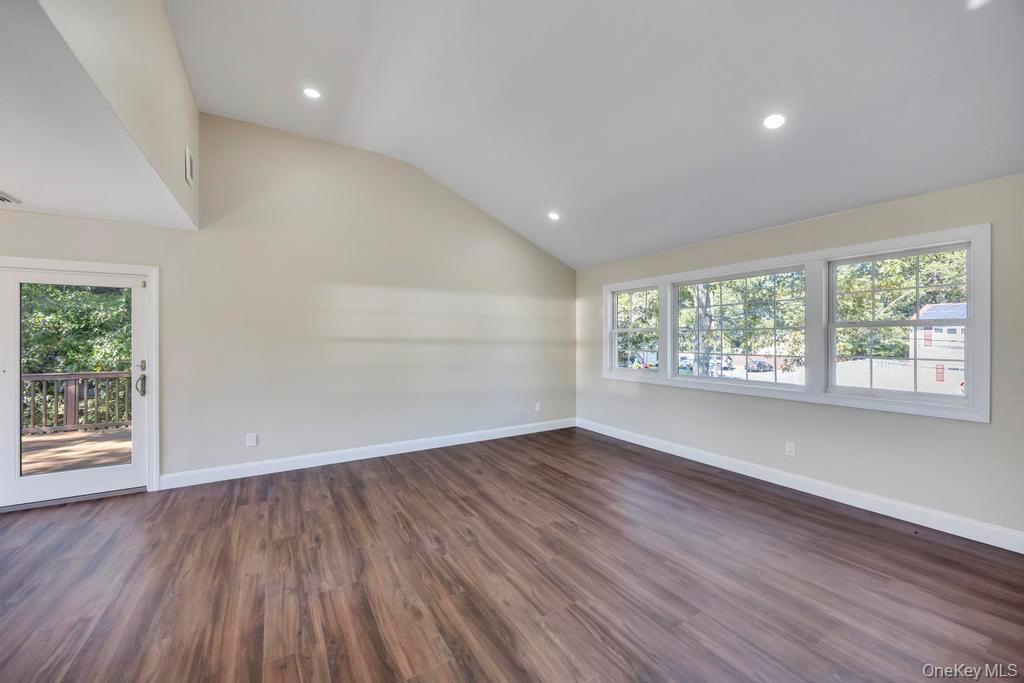 2 Pearl Place, Greenlawn, NY 11740