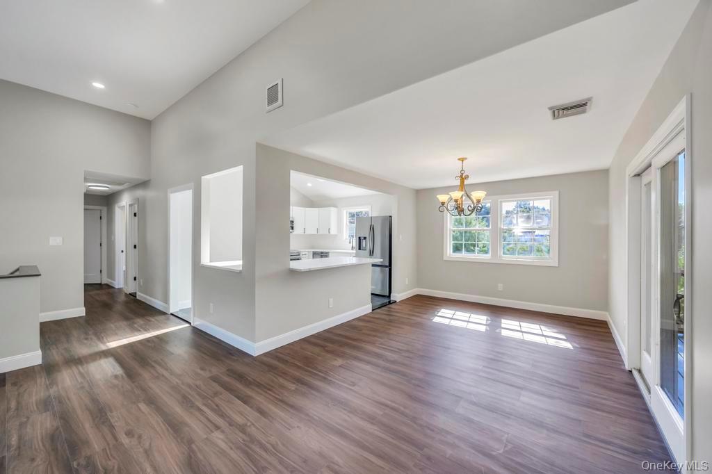 2 Pearl Place, Greenlawn, NY 11740