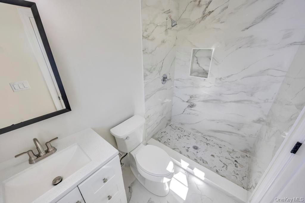 2 Pearl Place, Greenlawn, NY 11740