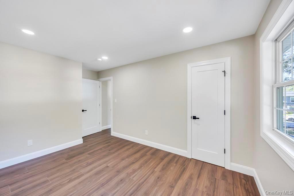 2 Pearl Place, Greenlawn, NY 11740