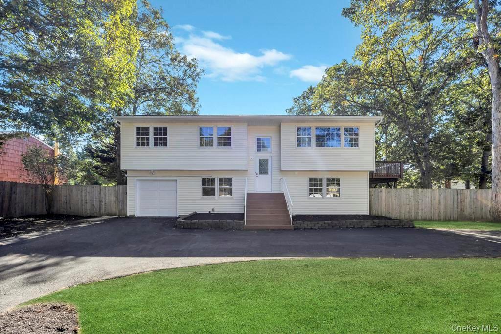 2 Pearl Place, Greenlawn, NY 11740