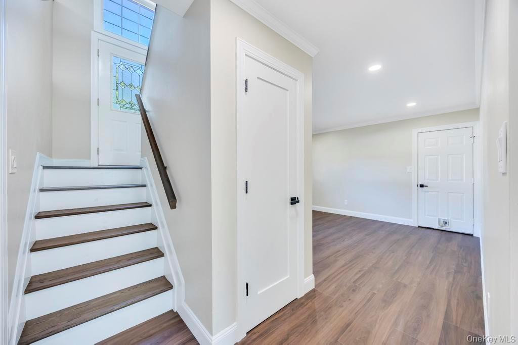 2 Pearl Place, Greenlawn, NY 11740