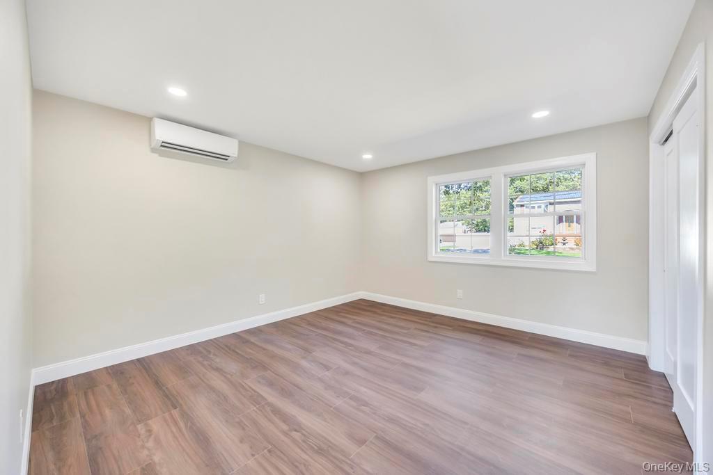 2 Pearl Place, Greenlawn, NY 11740