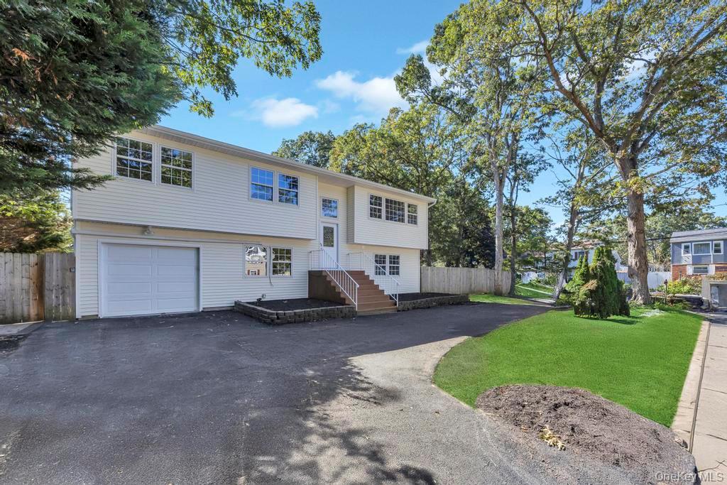 2 Pearl Place, Greenlawn, NY 11740