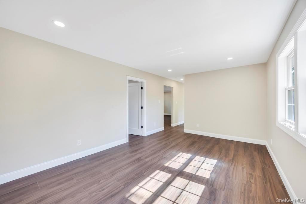 2 Pearl Place, Greenlawn, NY 11740