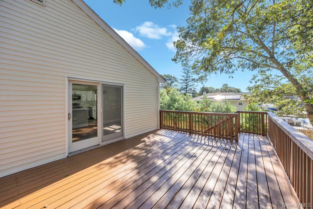 2 Pearl Place, Greenlawn, NY 11740