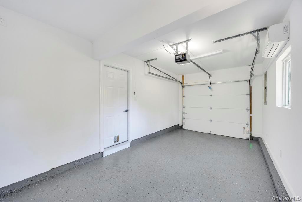 2 Pearl Place, Greenlawn, NY 11740