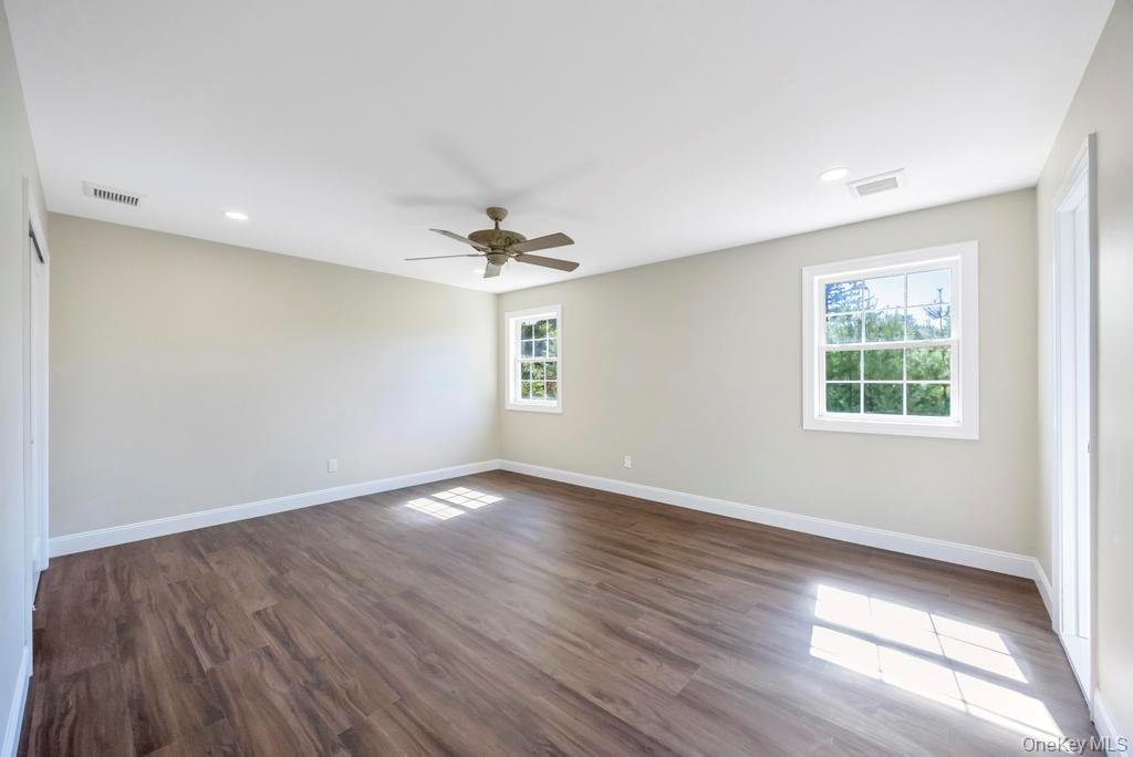 2 Pearl Place, Greenlawn, NY 11740