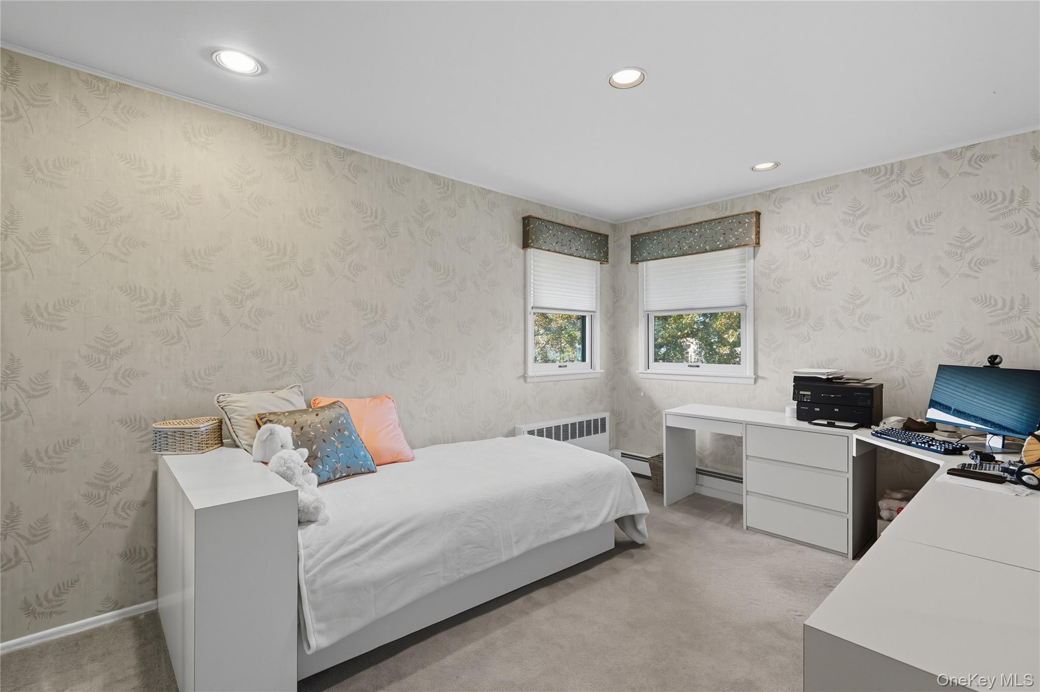 17 Center Drive, Syosset, NY 11791