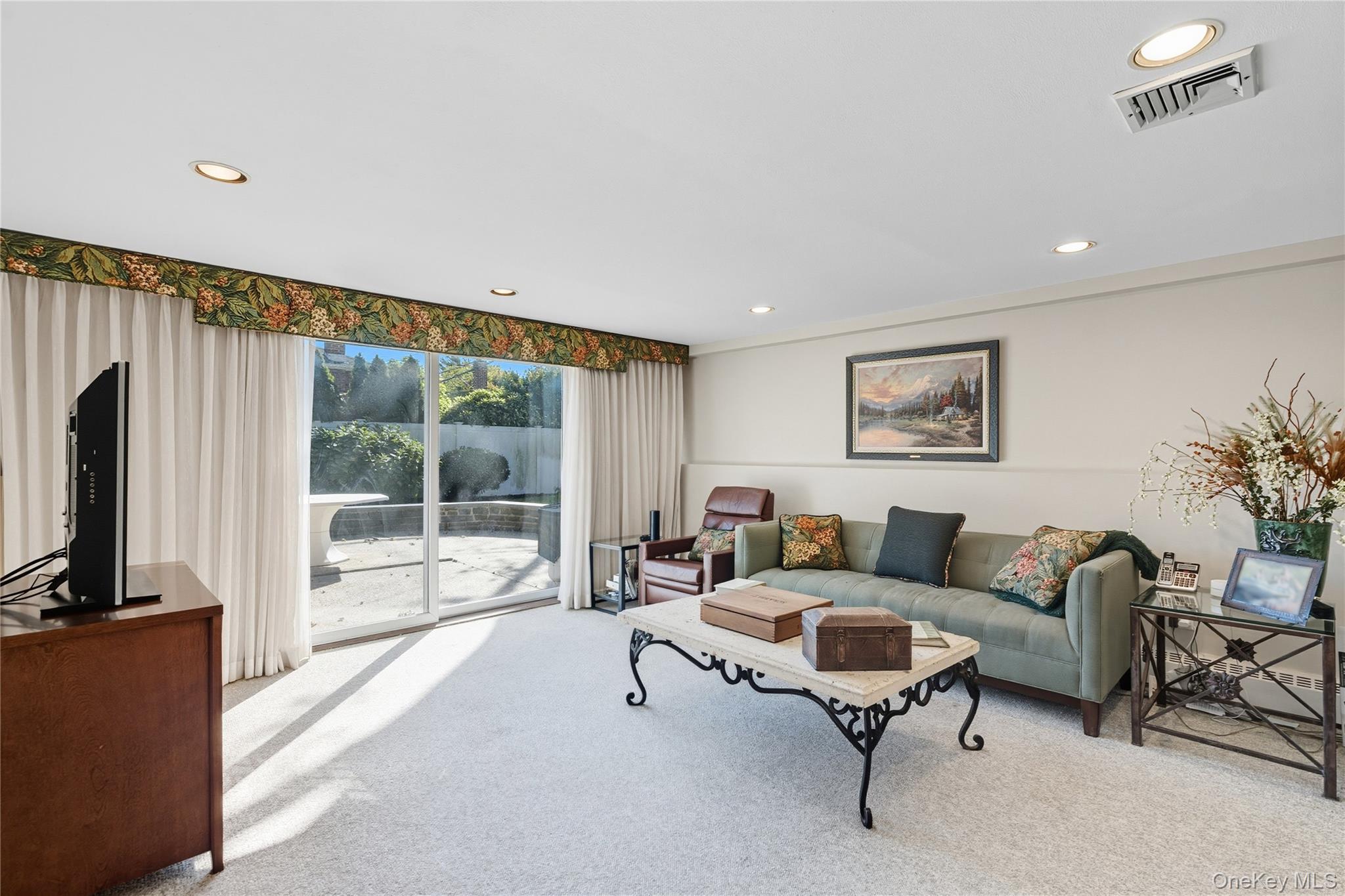 17 Center Drive, Syosset, NY 11791