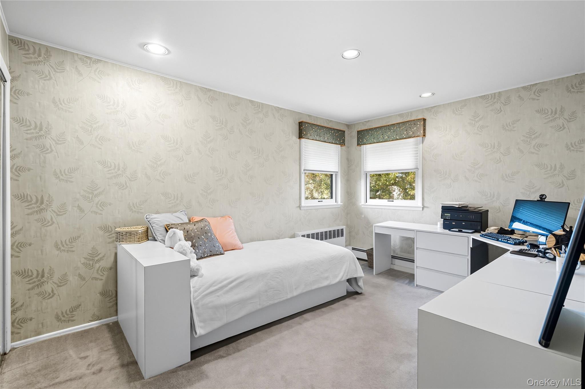 17 Center Drive, Syosset, NY 11791