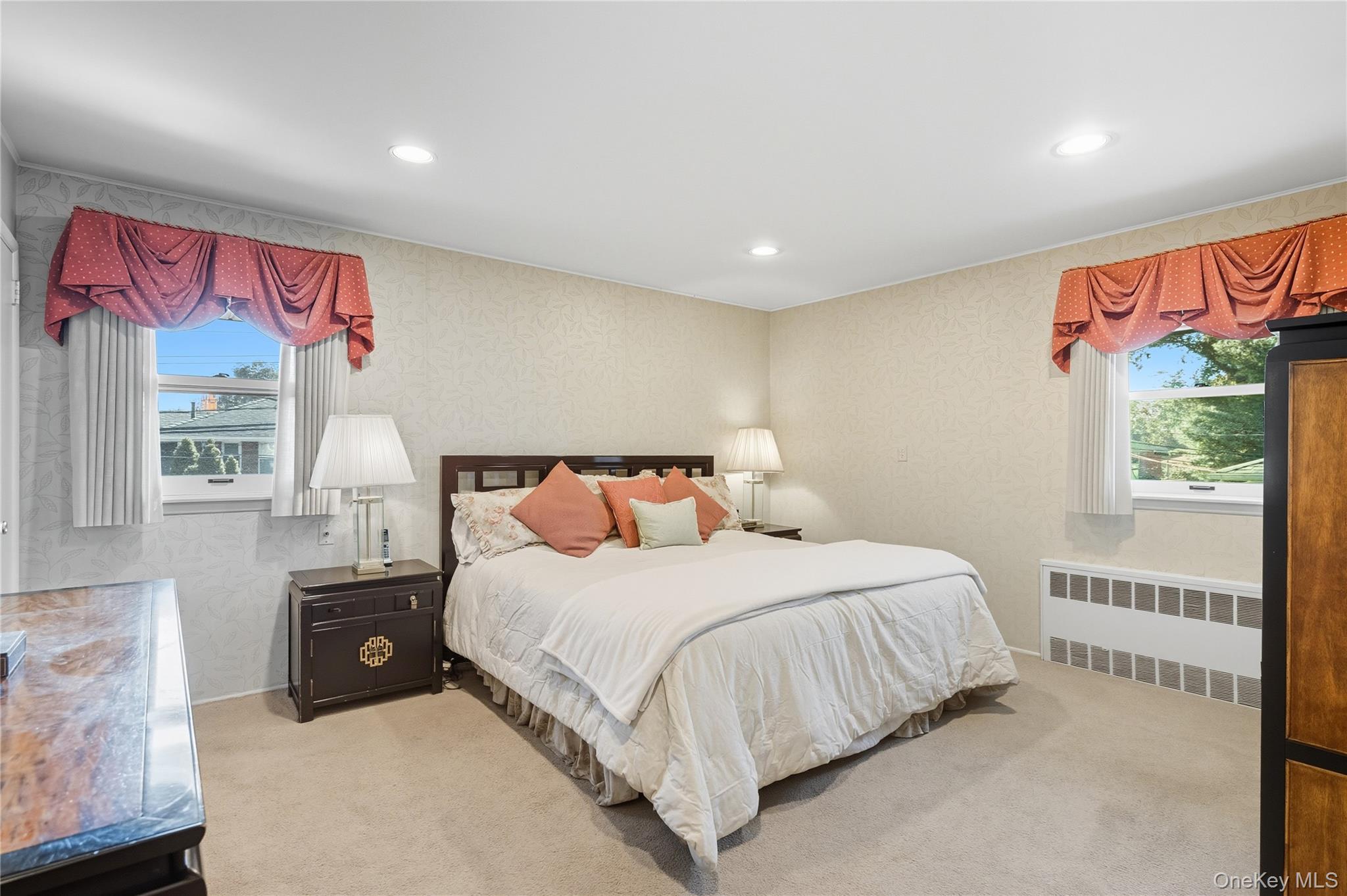 17 Center Drive, Syosset, NY 11791