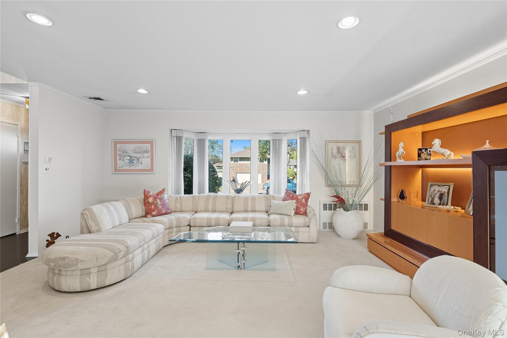 17 Center Drive, Syosset, NY 11791